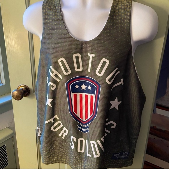 Pro reversible tank for any fan of militarism or proud Americans. Pristine shirt - Picture 9 of 9